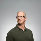 Portrait of Julien Mercier, verified Dynagest client from Genève