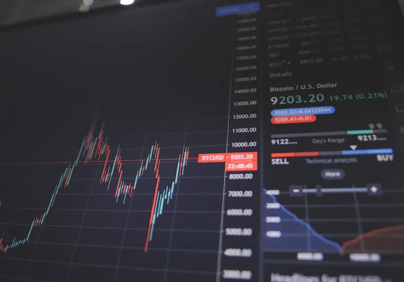 Market data charts on screen, used for the Dynagest business reference overview